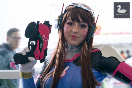 D.va, Overwatch cosplay by Colourful Corps.